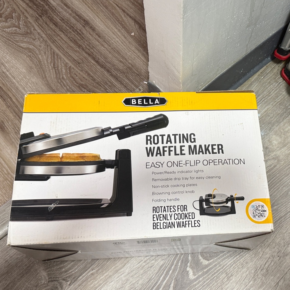 Bella Rotating Waffle Maker
